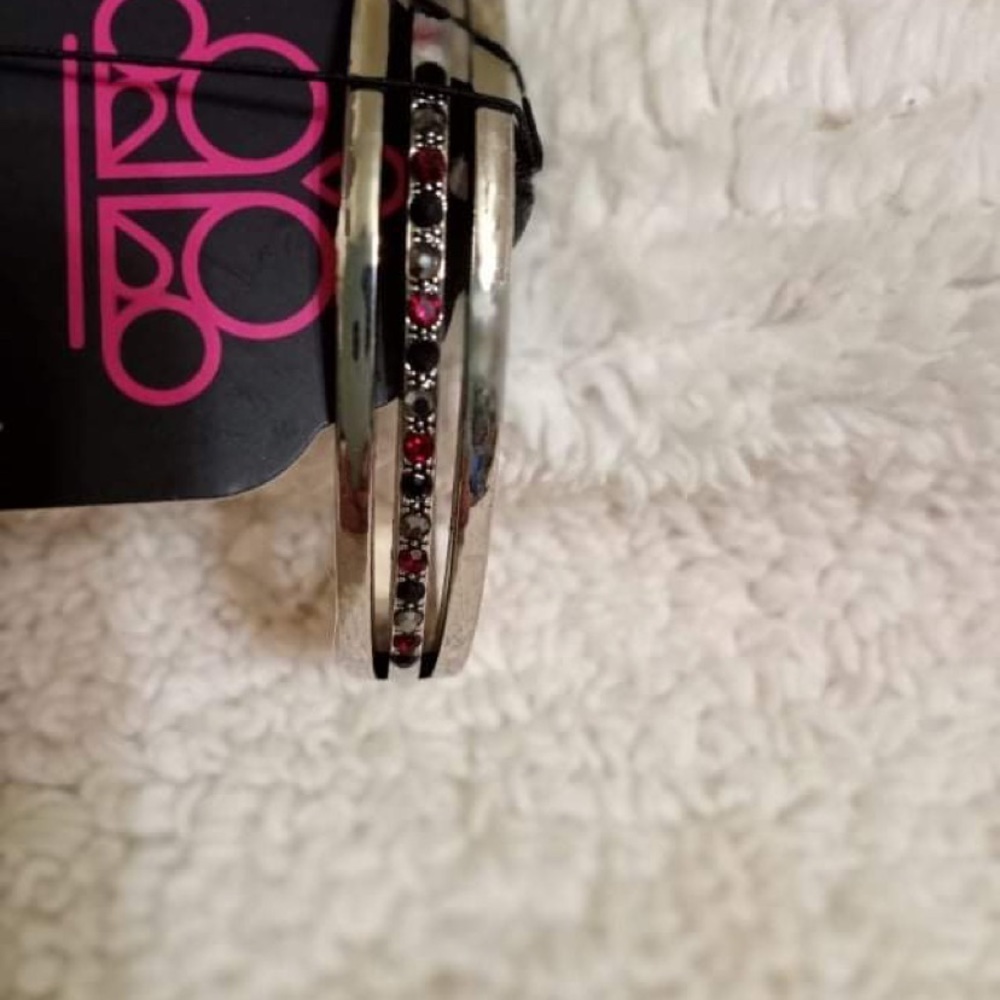 A Point Of Pride - multi - Paparazzi bracelet. NEW